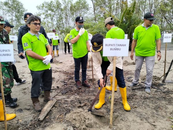 Peringati Hari Lingkungan Hidup Se Dunia Dlh Tanbu Tanam Bibit