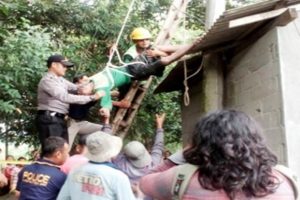 Perbaiki Jaringan Listrik Desa, Warga Kediri Tewas Tergantung