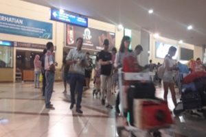 Arus Balik Mulai Tampak di Terminal Kedatangan Penumpang Domestik Bandara Juanda Surabaya