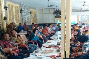 Rapat Paripurna Molor, Walikota Surabaya Pilih Nge-Es di Zangrandi