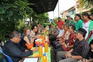Utusan PBB Kunjungi Pemukiman di Surabaya