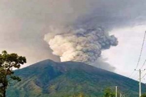 Status Gunung Agung Naik Lagi ke Level IV