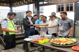 Peringati Satu Tahun Rute Penerbangan, Wing Air Gelar Sukuran Nasi Tumpeng