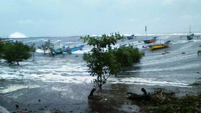 Cegah Banjir ROB, Pemkot Surabaya Bangun Tanggul di Pantai Kenjeran