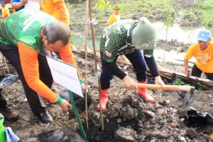 Tambah Hutan Kota, Wali Kota Risma Resmikan di Lontar Surabaya
