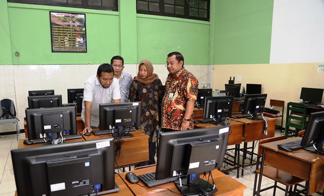 Dukung UNBK, Pemkot Surabaya Mulai Distribusikan 4.600 Komputer ke Sekolah