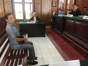 Gelapkan Saham, Direktur PT Surabaya Country Diadili
