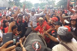 Hadir di Jalan Sehat HUT PDIP ke 45, Gus Ipul Yakin Menang Telak di Surabaya