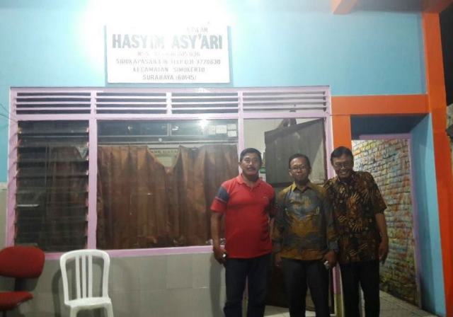Pasca Kebakaran, Masyarakat Gotong Royong Renovasi SD Hasyim Asy’ari Sidokapasan Surabaya
