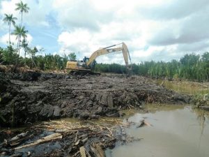 Meski Terkendala Sungai, Proyek Pembukaan Jalan Barokah Batulicin Nyaris Rampung