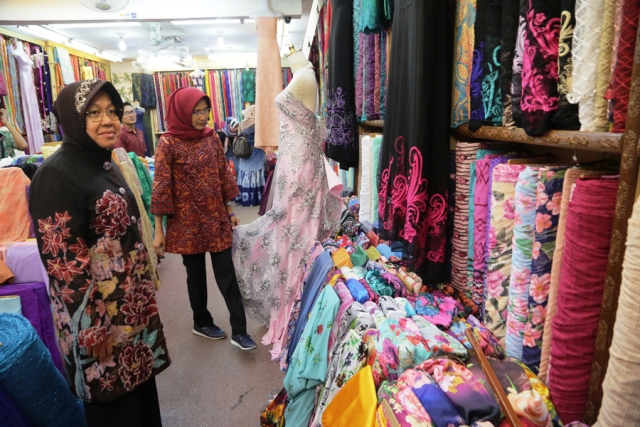 Wali Kota Risma: Transaksi Pusat Perbelanjaan Surabaya Mulai Kembali Normal