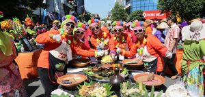 Songsong HJKS, Disbudpar Kota Surabaya Kembali Gelar “Festival Rujak Uleg”