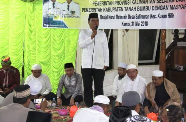 Gubernur Kalsel Serahkan Dana Hibah ke Sejumlah Tempat Ibadah dan Kegiatan Ramadhan