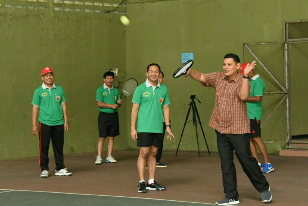 Mas Abu Wali Kota Kediri Mulai Memasyarakatkan Olah Raga Tenis Lapangan