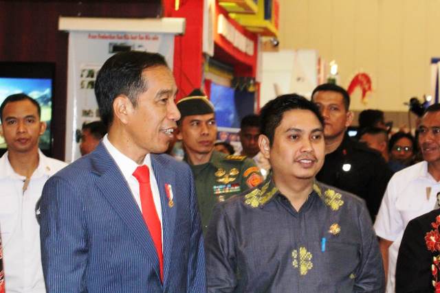 Jokowi Dan Mardani H Maming Tinjau Apkasi Otonomi Expo 2018