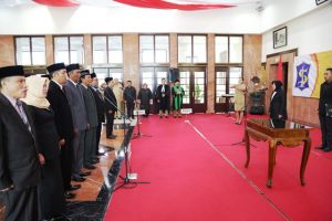 Risma Wali Kota Surabaya Kembali Lantik dan Sumpah 34 Pejabatnya