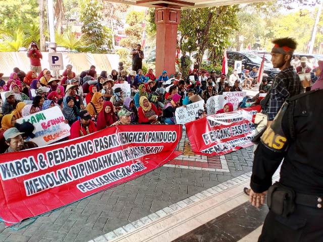DPRD Surabaya Respon Keluhan Ratusan Pedagang Pandugo