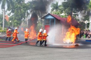 Antisipasi Kebakaran, Dinas Damkar Surabaya Gencarkan Sosialisasi dan Latih Personil