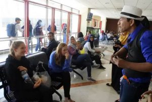 Hari Pelanggan Nasional, Bandara Juanda Hadirkan Master Cosmo