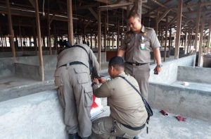 Ratusan Lapak di Pasar Koblen “Disegel”, Kasatpol-PP Surabaya: Tidak Punya IMB