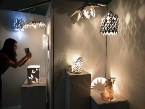Lampu Kertas Karya Mahasiswa Desain Interior UK Petra Dipamerkan
