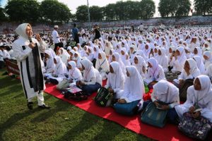 Wali Kota Risma Wisuda 3 Ribu Hafidz Qur’an di Stadion Gelora 10 November