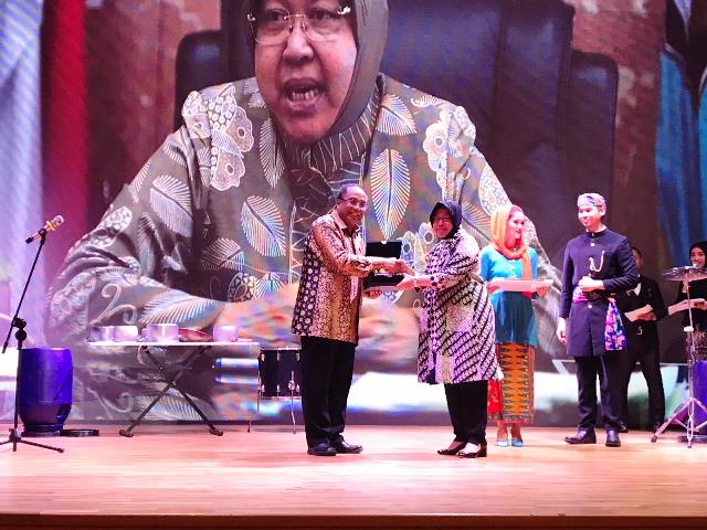 Viral Video Pelajar Teriak 2019 Ganti Presiden, Risma Tak Ingin Terjadi di Surabaya