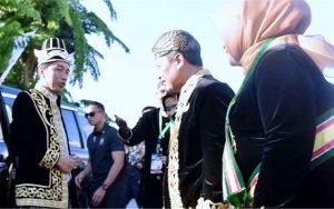 Kenakan Busana Ala Raja, Presiden Jokowi Buka Festival Keraton di Sumenep