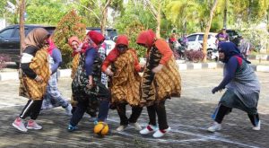 Begini Serunya Futsal Wanita di Tanah Bumbu saat Peringatan Hari Ibu ke 90