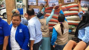 DPD PAN Surabaya dan Jaringan Pribumi Jatim Berangkatkan 3 Truk Bantuan Korban Tsunami