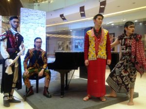 Mens Fashion Style Usir Kegundahan Model Pria