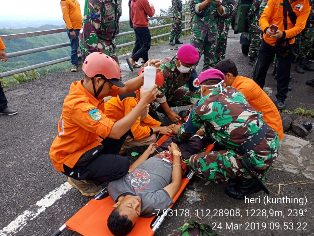 Gandeng Marinir, BPBD Kabupaten Kediri Latihan SAR Bersama di Gunung Kelut