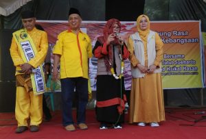 Hj.Hardijanti Rukmana Hadiri Panen Padi Warga Tegowangi Kediri