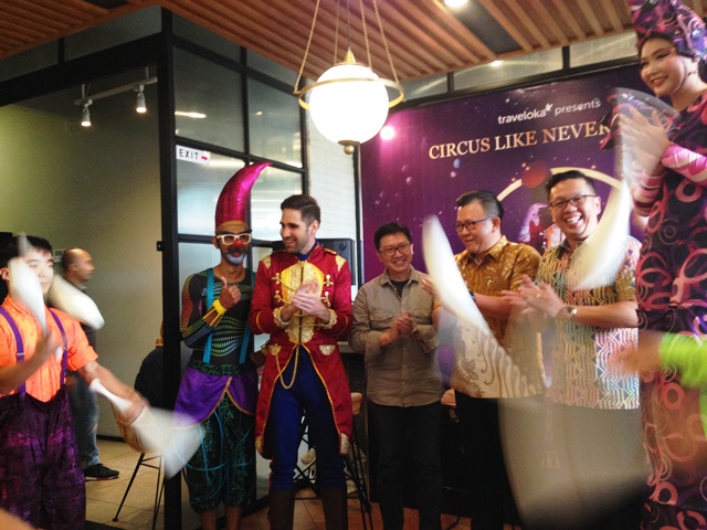 Oriental Circus Indonesia Hadirkan The Great 50 Show Untuk Publik Surabaya