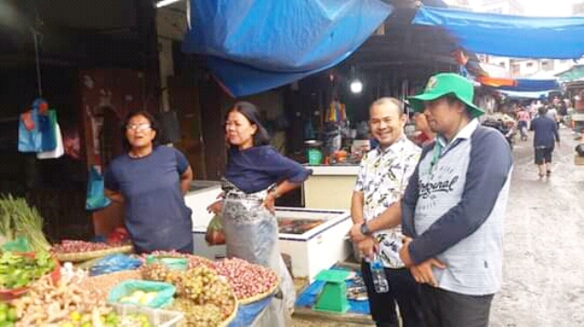 Sidak Jaringan Pipa di Pusat Pasar Kabanjahe, Direktur PDAM Tirta Malem Perintahkan Perbaikan Segera