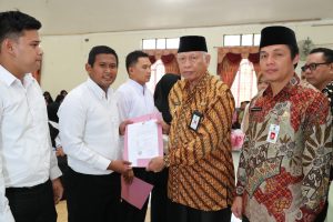 Pemkab Tanbu Serahkan SK CPNS Hasil Seleksi 2018