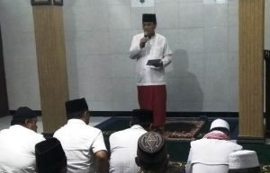 Mantan Bupati Kediri Sosialisasikan Hikmah Sholat Malam (Tahajud)
