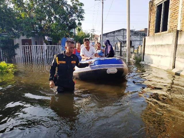 Pemkot Surabaya Gerak Cepat Evakuasi Warga Terdampak Banjir Sumberejo