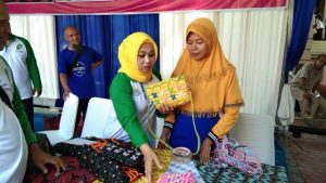 Hadir di Festival Asman, Wabup Lamongan Borong Kerajinan Karya ODGJ
