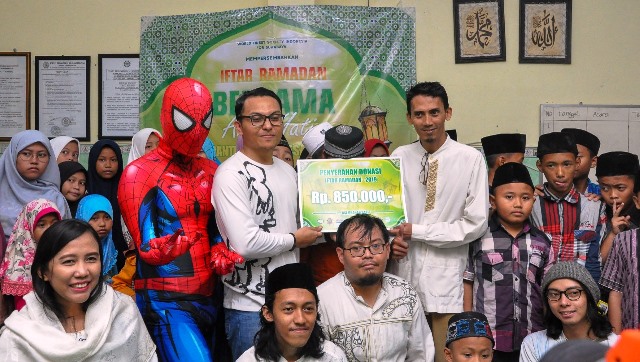 Super Heroes Hibur Anak Panti Asuhan Pesantren Muhammadiyah