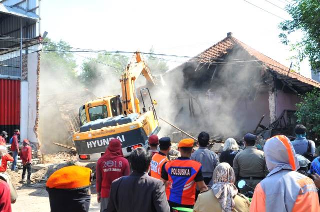 Tertibkan 6 Persil, Pemkot Surabaya Lanjutkan Pembangunan Frontage Road Wonokromo