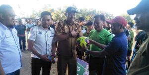 Camat Mangarabombang Buka Seri Liga Desa Nusantara Tingkat Kabupaten di Takalar