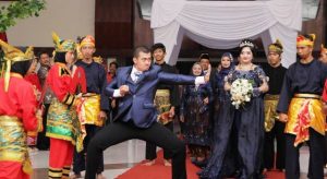 Kirab Silat, Simbol Makna Pernikahan Rafidh Rabbani dan Ayu Widya