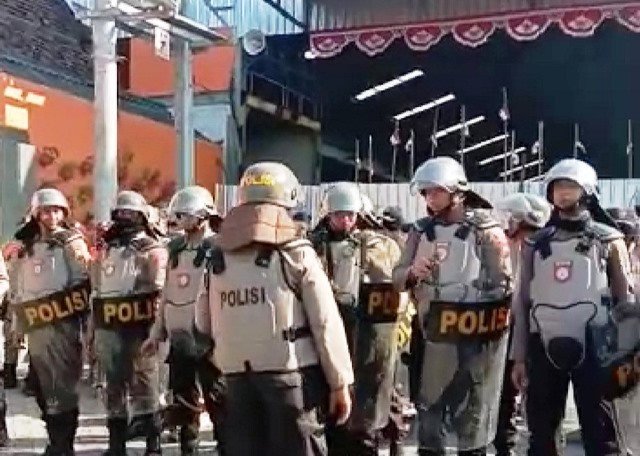 Segel Tempat Usaha Pasar Buah Tanjung Sari 77, Ini Alasan Satpol-PP Surabaya