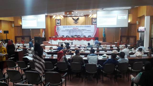 Sekwan DPRD Surabaya Gelar Gladi Resik Pengucapan Sumpah/Janji Anggota Dewan Baru