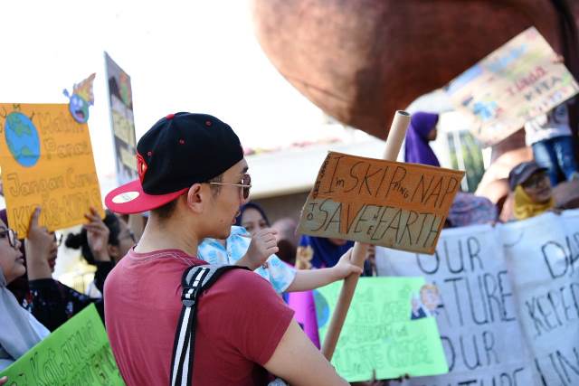 Masyarakat Surabaya Gelar Aksi Jeda Untuk Iklim