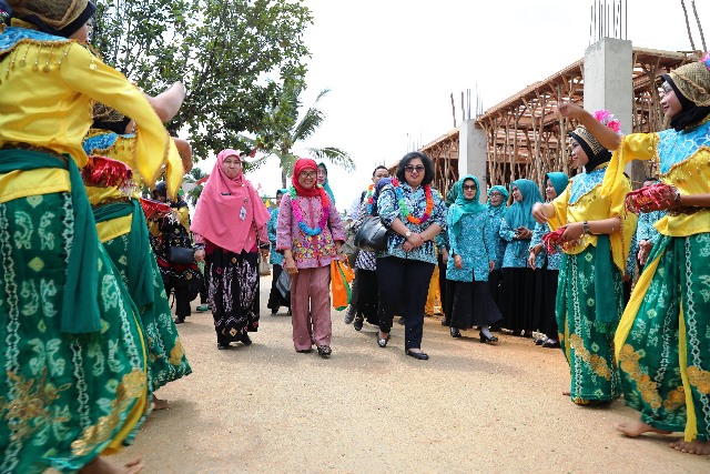Wakili Pemkab Tanbu, Desa Teluk Kepayang Ditinjau Tim Penilai Kemenkes RI