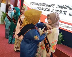 Bunda PAUD Provinsi Kalsel Kukuhkan Hj. Sadariah untuk Kabupaten Tanah Bumbu