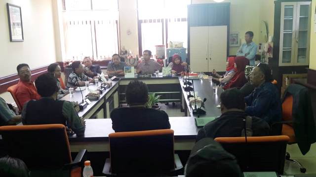 Respon Keluhan PKL Coklat Jalan Anggrek, Ketua DPRD Surabaya: Penertiban Ditunda