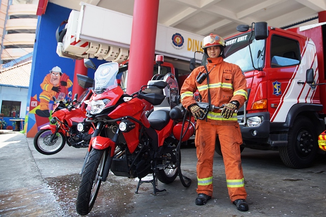 Lebih Lincah, Tim Walang Kadung jadi Garda Terdepan Pemadam Kebakaran di Surabaya